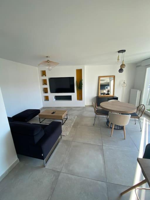 Apartment Splendide 70m2 Balcon + Parking